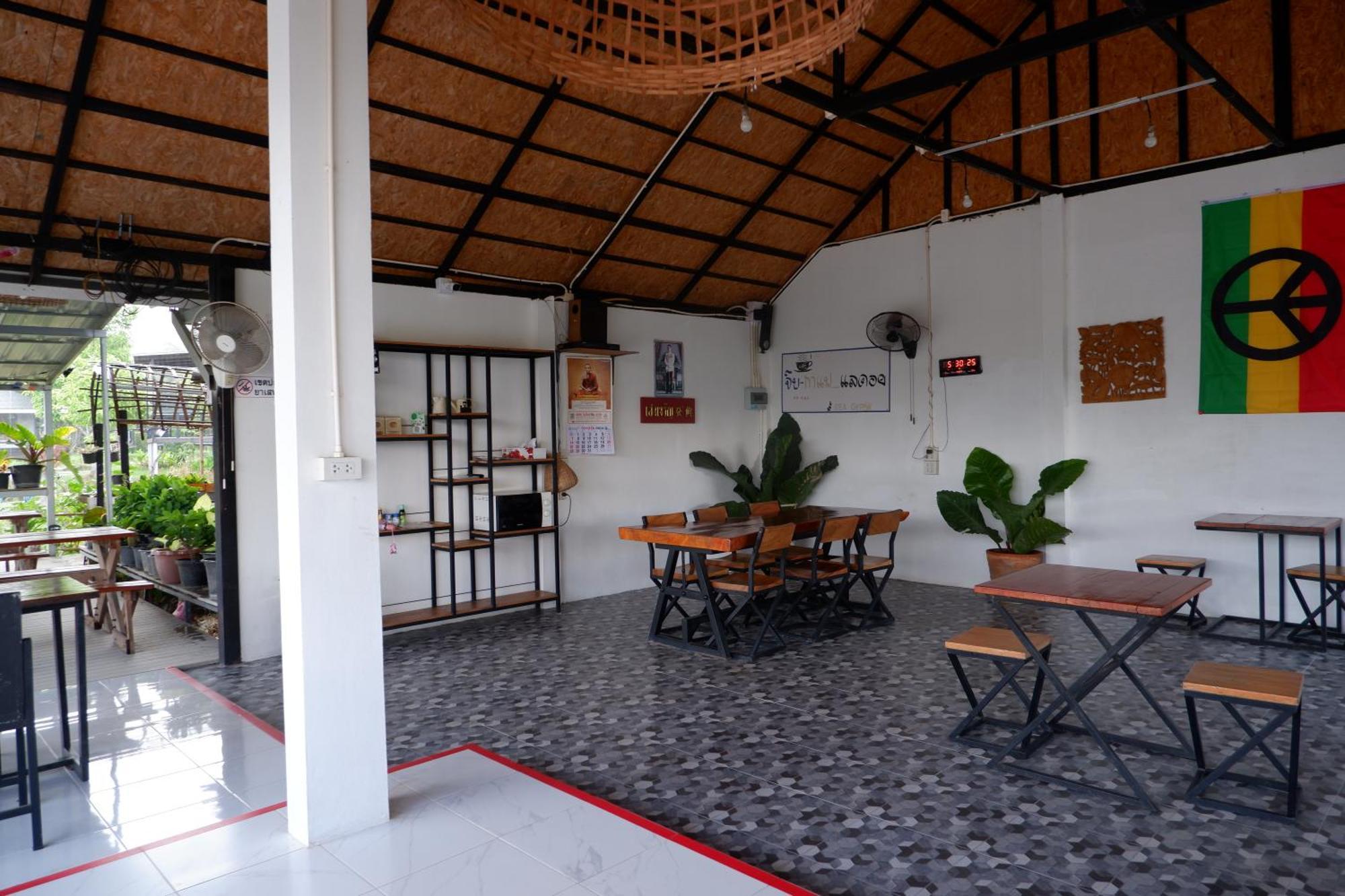 Nok Chan Mee Na Chom Thong Exterior foto