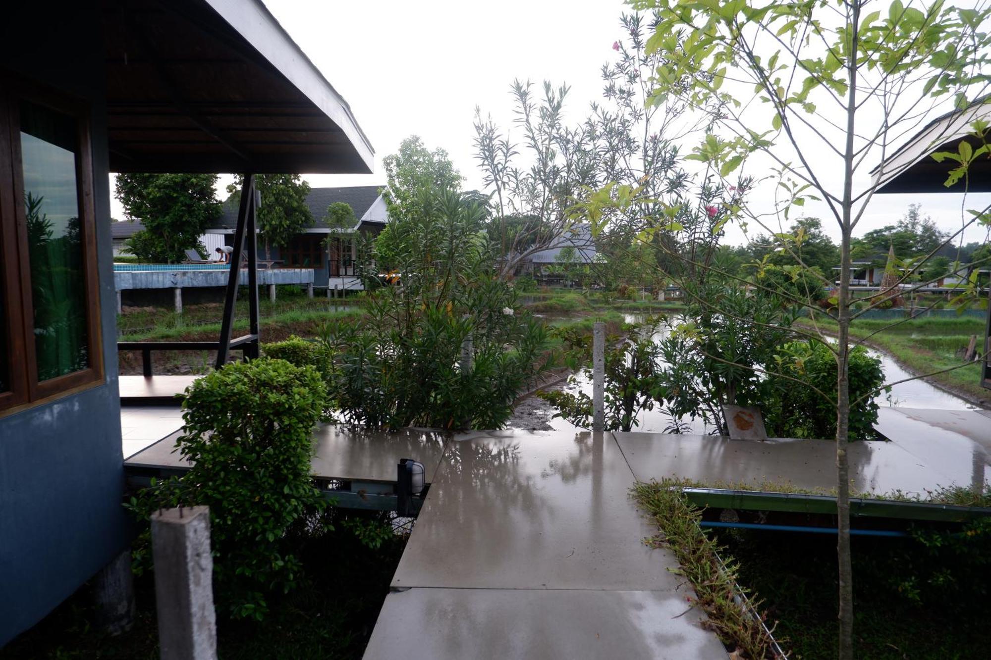 Nok Chan Mee Na Chom Thong Exterior foto