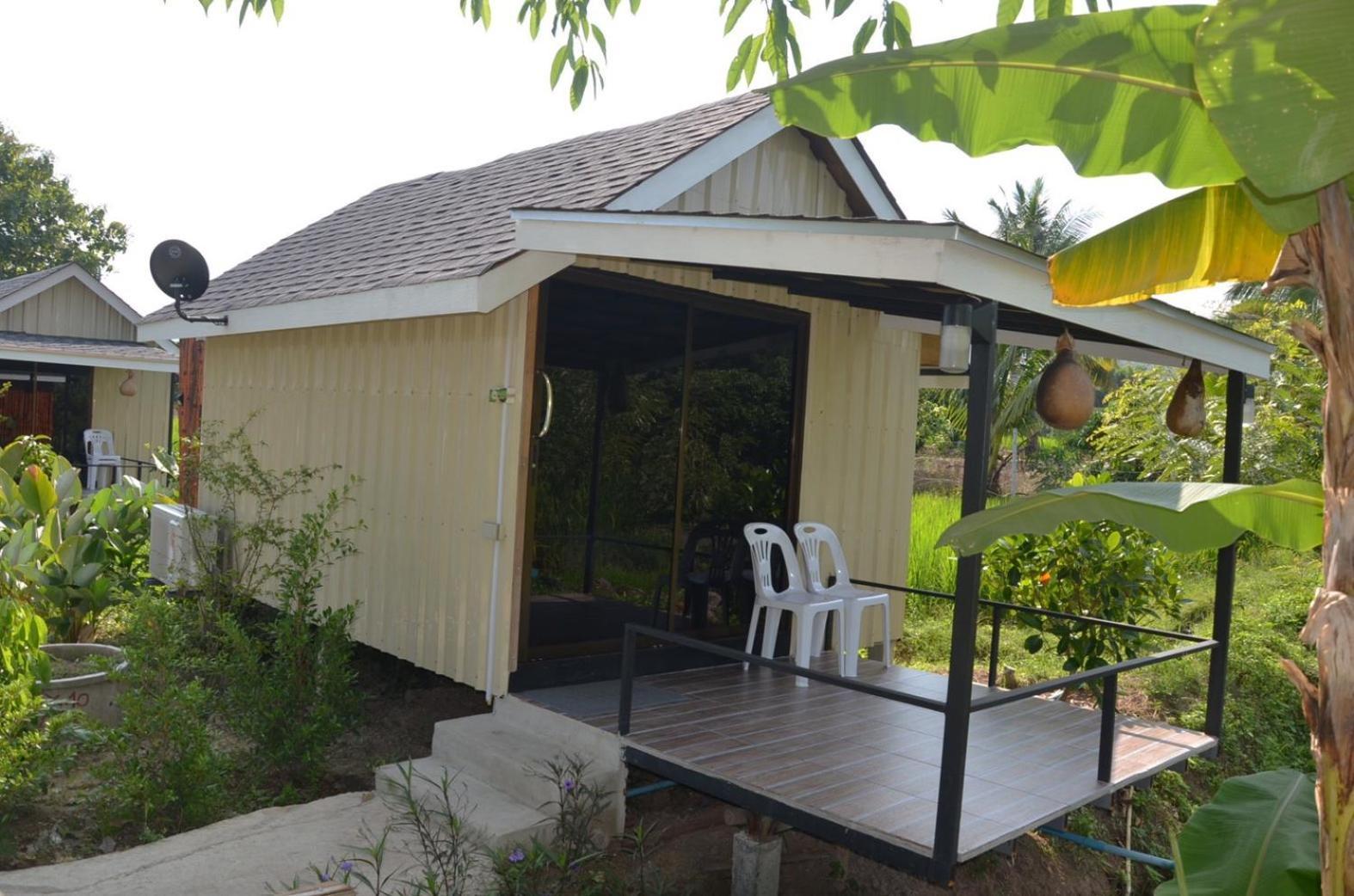 Nok Chan Mee Na Chom Thong Exterior foto
