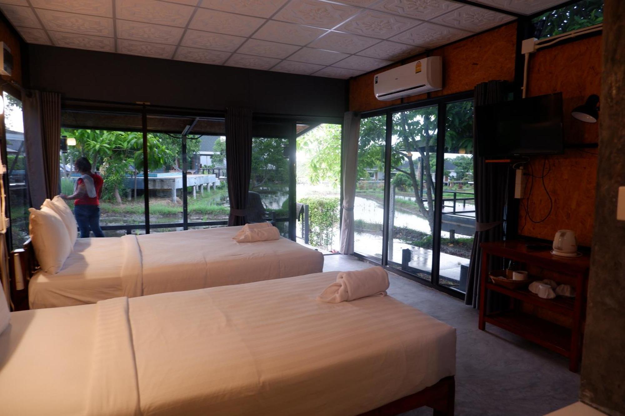 Nok Chan Mee Na Chom Thong Exterior foto