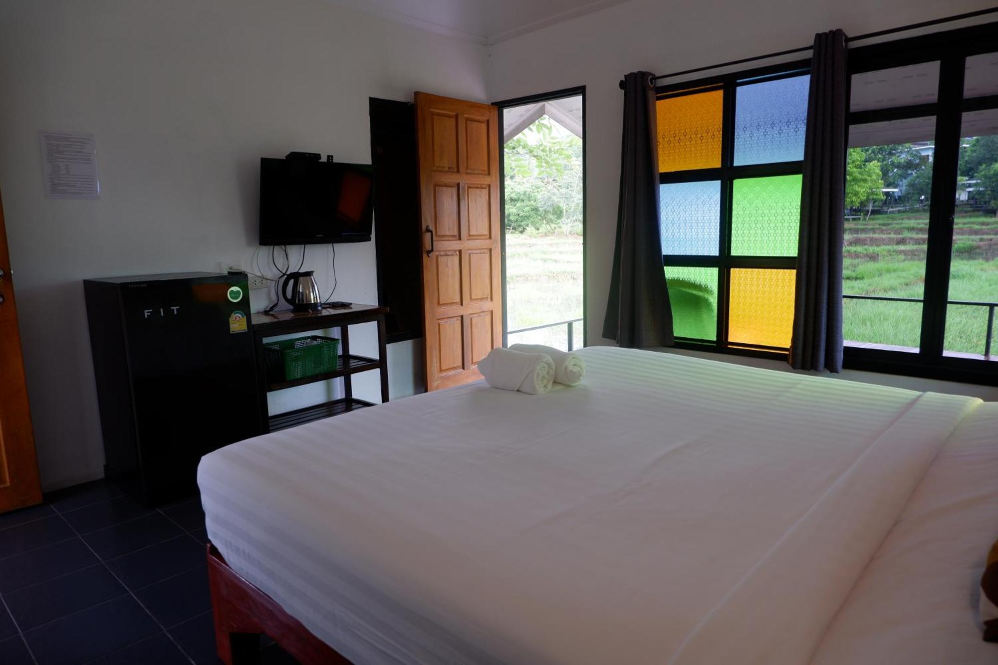 Nok Chan Mee Na Chom Thong Exterior foto