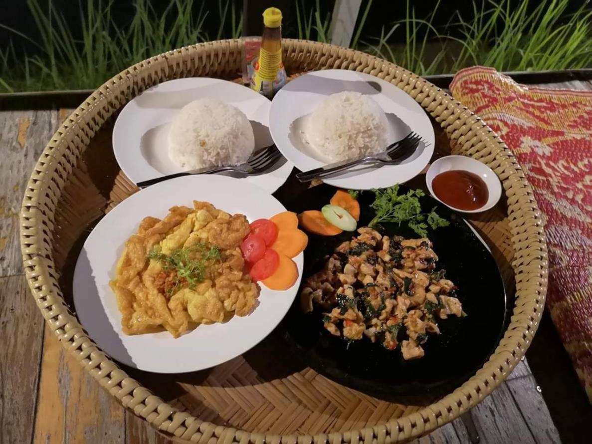 Nok Chan Mee Na Chom Thong Exterior foto