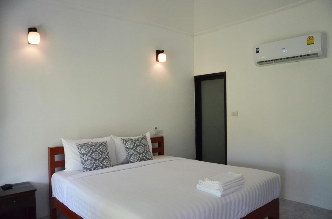 Nok Chan Mee Na Chom Thong Exterior foto