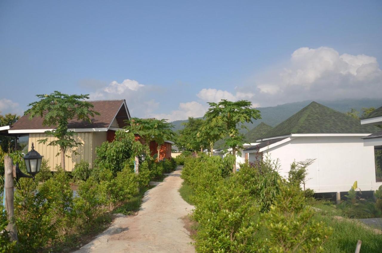 Nok Chan Mee Na Chom Thong Exterior foto